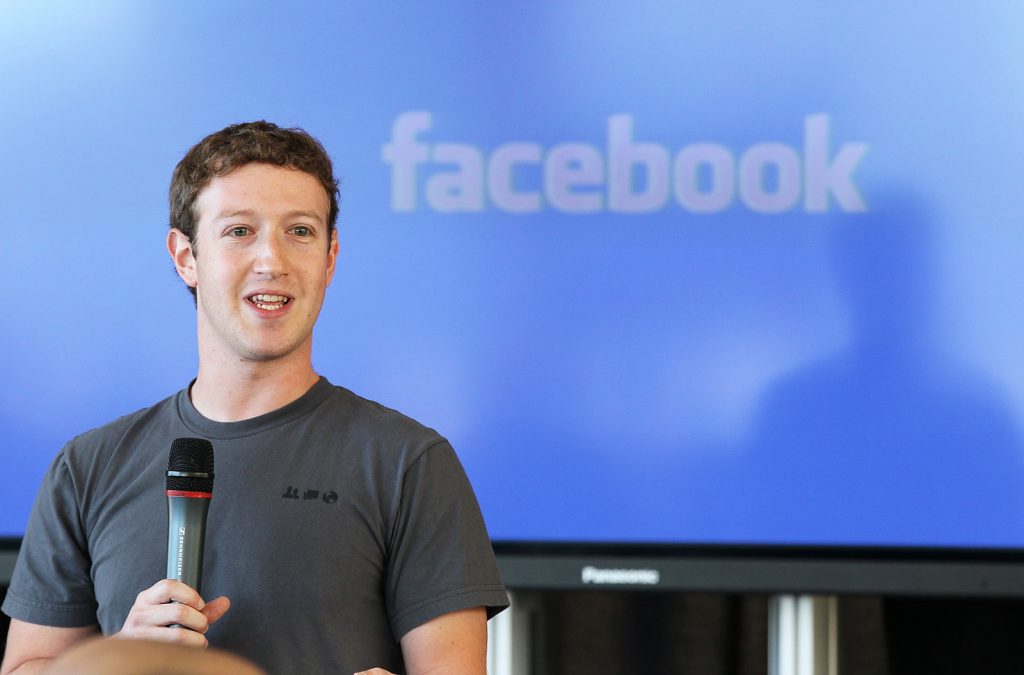 Mark Zuckerberg người đầu tiên dùng facebook